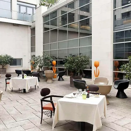 Precise House Mantegna Отель