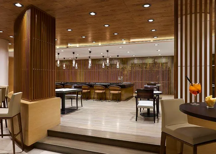 Precise House Mantegna