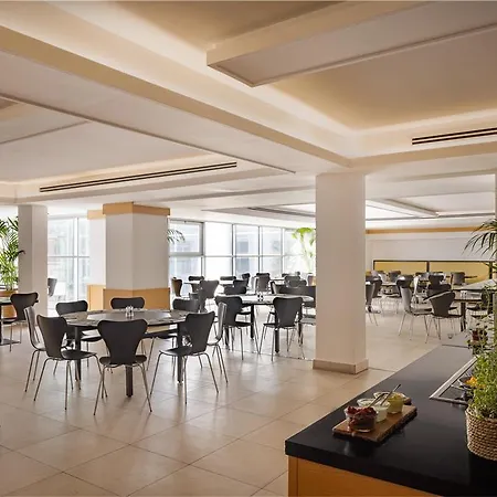 Precise House Mantegna Hotel *